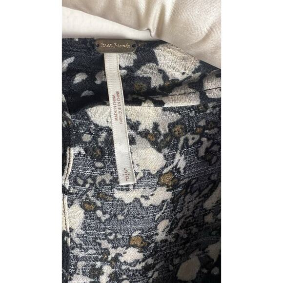 FREE PEOPLE All The Right Ruffles Romper in Black Raven Combo. Size Small - Picture 7 of 11